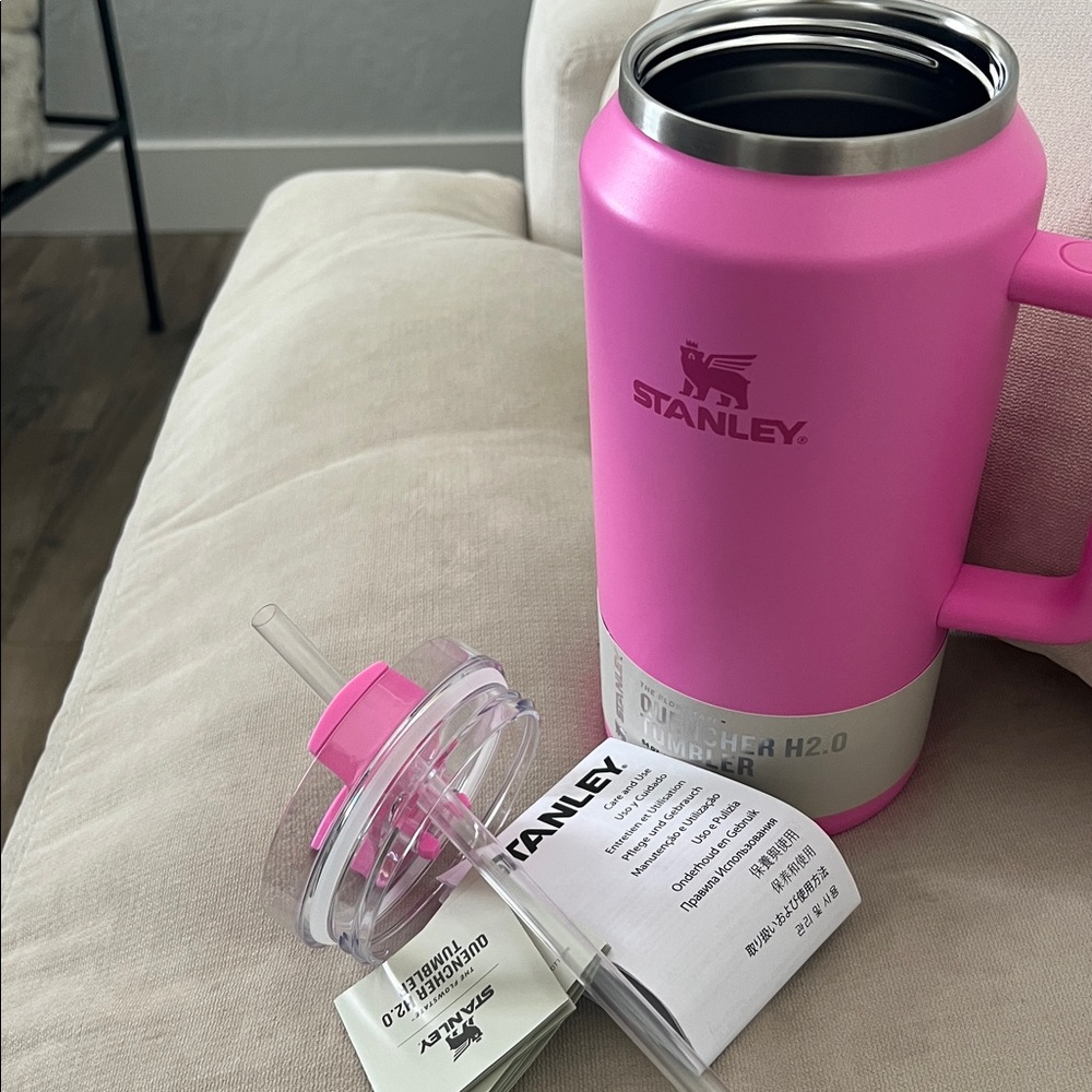 Stanley 64 oz quencher tumbler. Bubblegum pink color. New - Picture 5 of 6